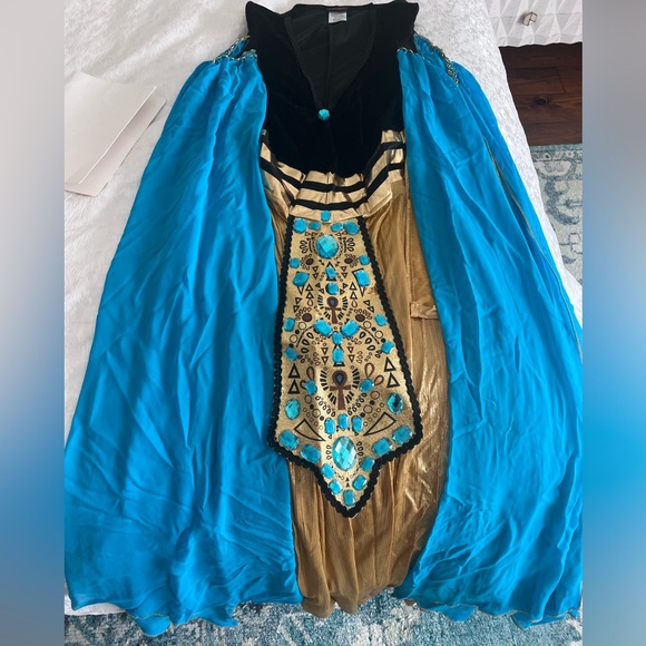 Queen Cleopatra Halloween costume with headpiece customized - Picture 5 of 10
